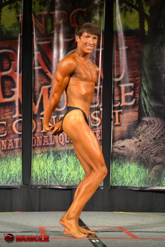 Bodybuilderin Monsterschwanz Debuetantin Fisten